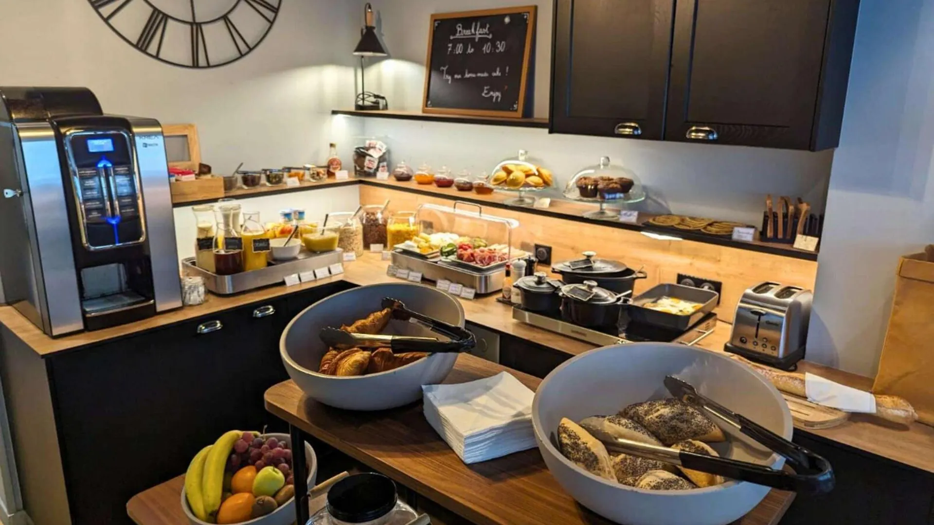 Western Le Montparnasse Hotel