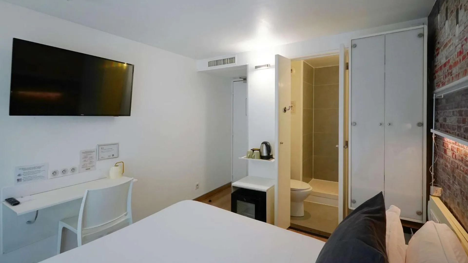 Western Le Montparnasse Hotel 3*